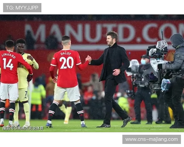 基恩旧事重提调侃卡里克妻子，称其应做曼联赛前动员